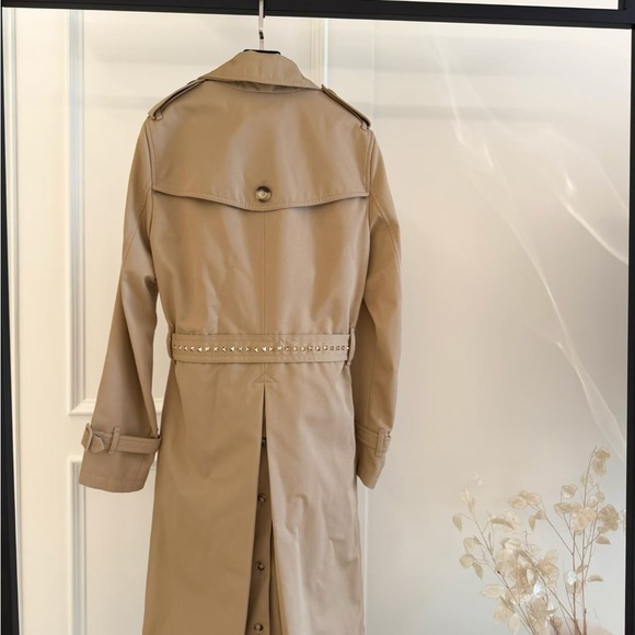 🚩steal authentic Valentino Beige Trench Coat with Stud Accents - Picture 6 of 9